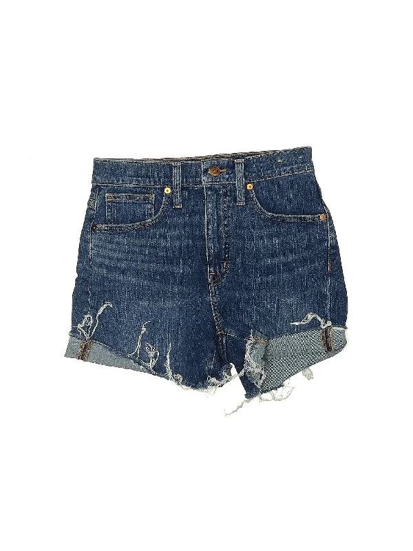 Low-Rise Denim Shorts in Medium Wash