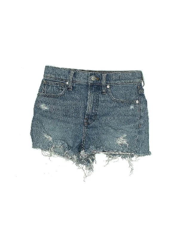 Low-Rise Denim Shorts in Light Wash