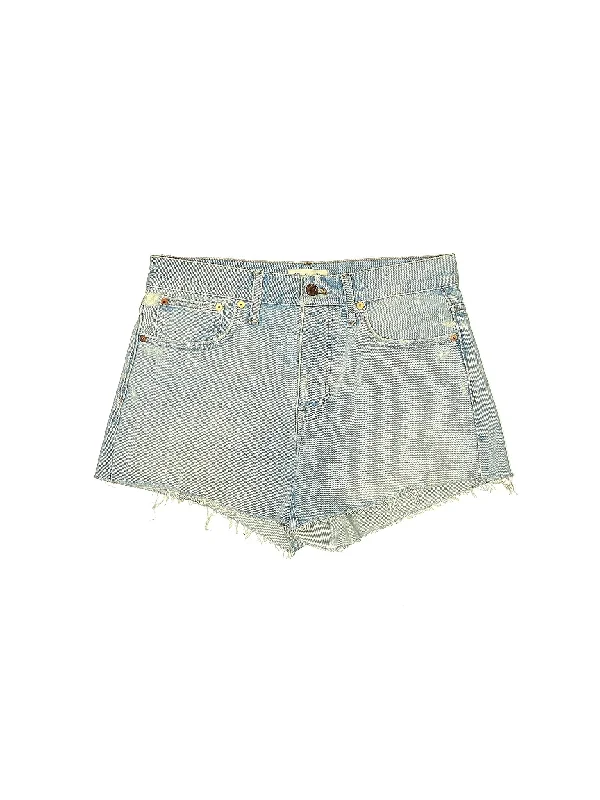 Mid-Rise Denim Shorts in Light Wash