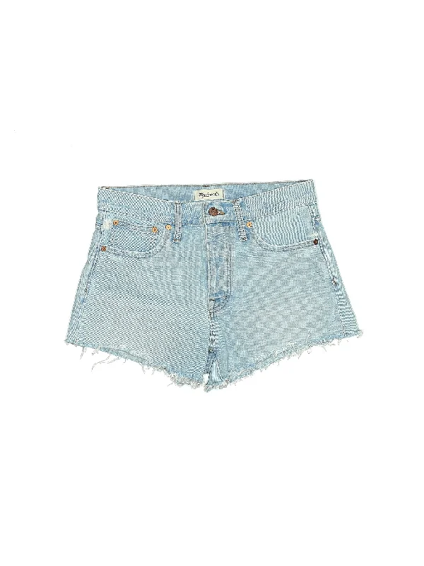 Low-Rise Denim Shorts in Light Wash