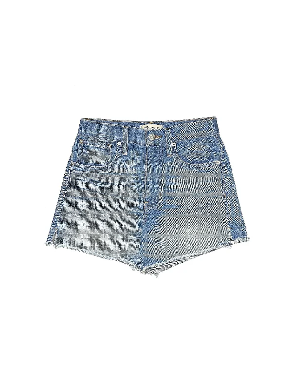 Mid-Rise Denim Shorts in Medium Wash