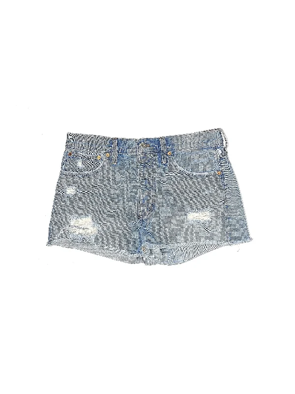 Low-Rise Denim Shorts in Medium Wash