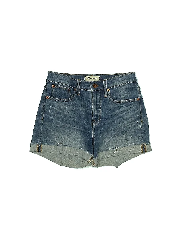 Low-Rise Denim Shorts in Light Wash