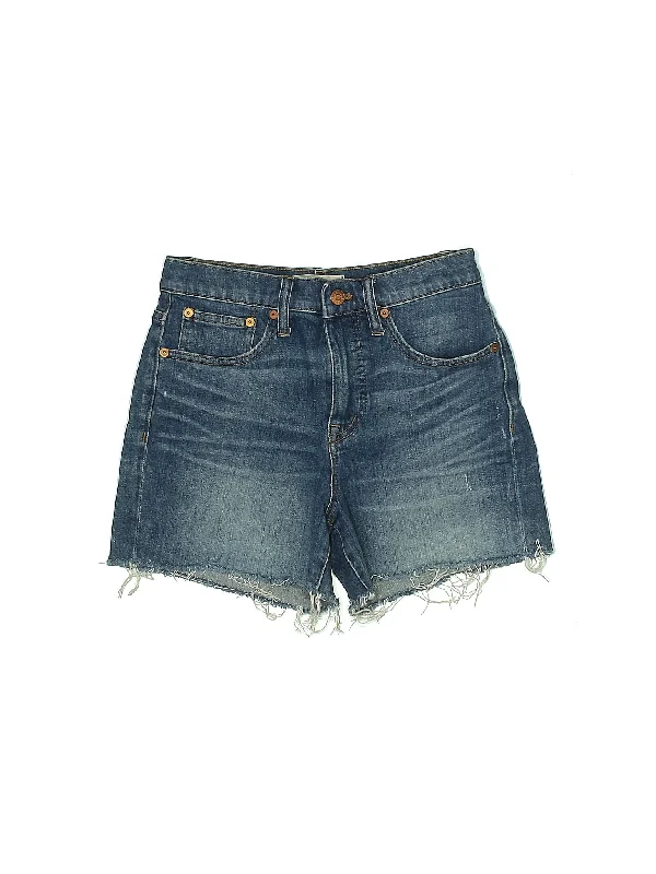 Mid-Rise Denim Shorts in Medium Wash