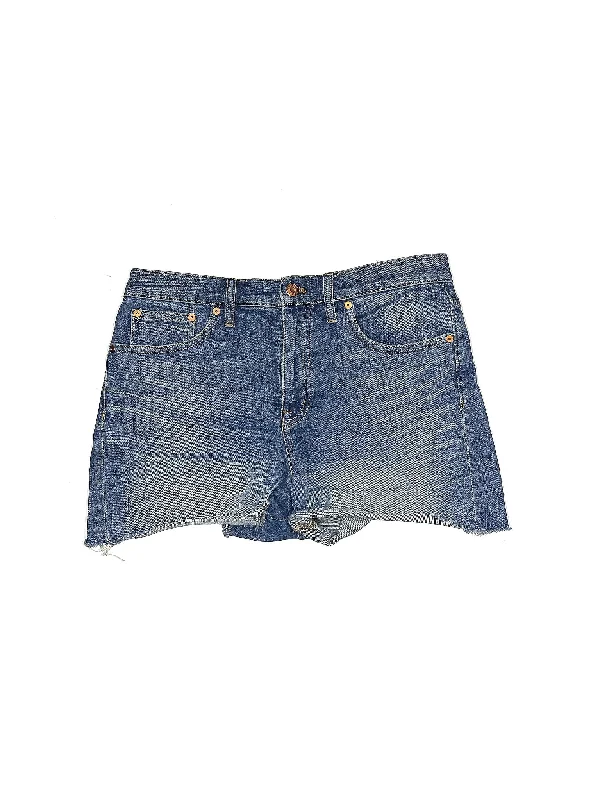 Low-Rise Denim Shorts in Medium Wash