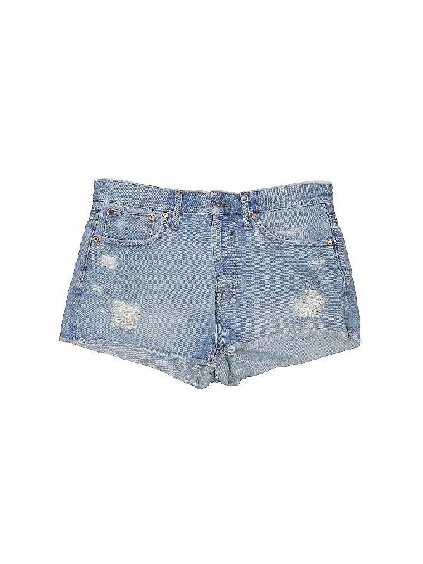 Low-Rise Denim Shorts in Light Wash