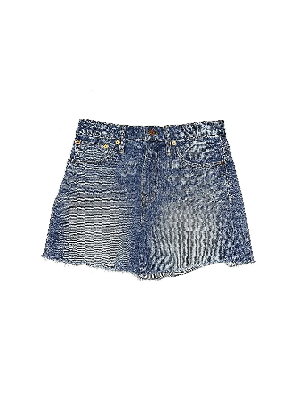 Mid-Rise Denim Shorts in Medium Wash