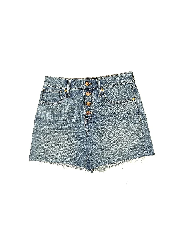 Low-Rise Denim Shorts in Medium Wash