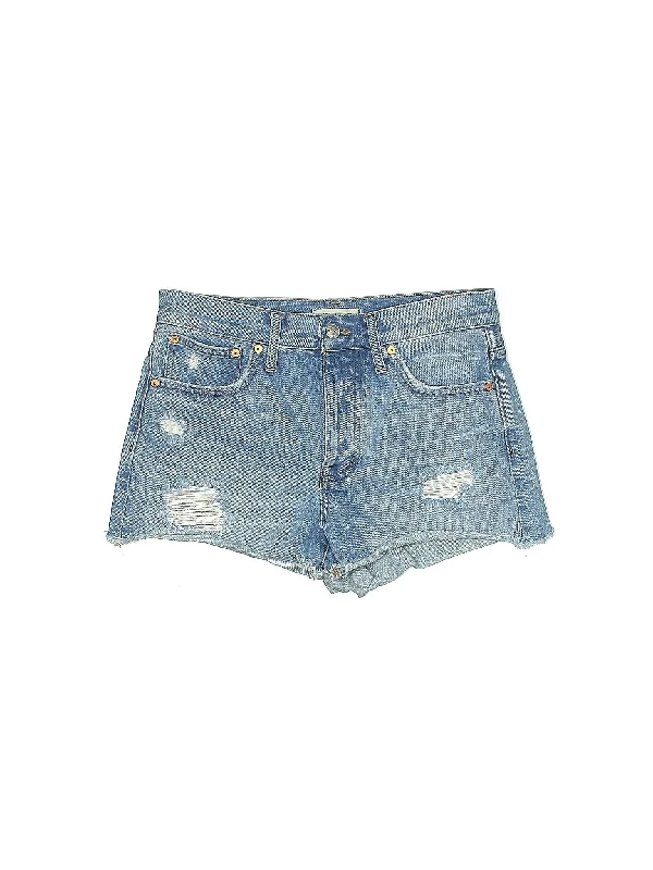 Low-Rise Denim Shorts in Medium Wash