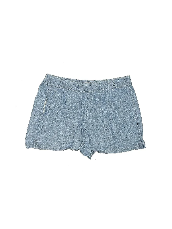 Low-Rise Denim Shorts in Light Wash