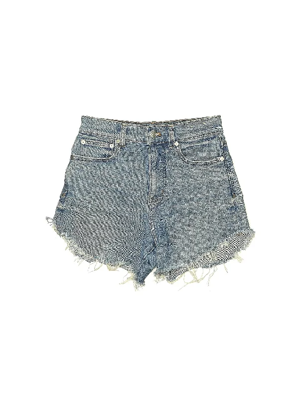 Mid-Rise Denim Shorts in Medium Wash