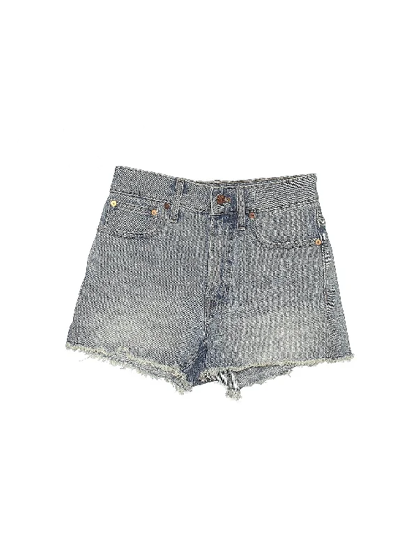 Low-Rise Denim Shorts in Medium Wash