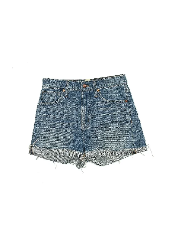 Low-Rise Denim Shorts in Medium Wash