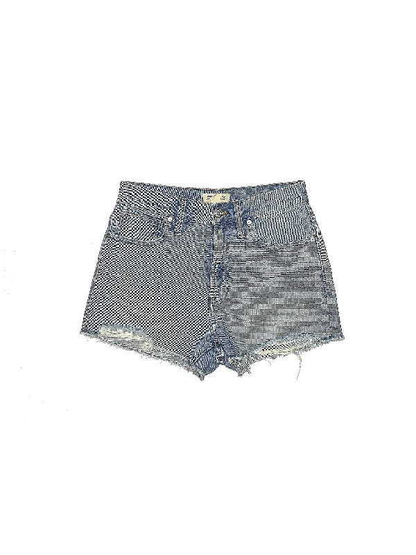 Mid-Rise Denim Shorts in Medium Wash