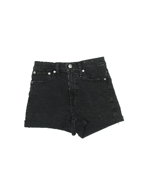 Low-Rise Denim Shorts in Medium Wash