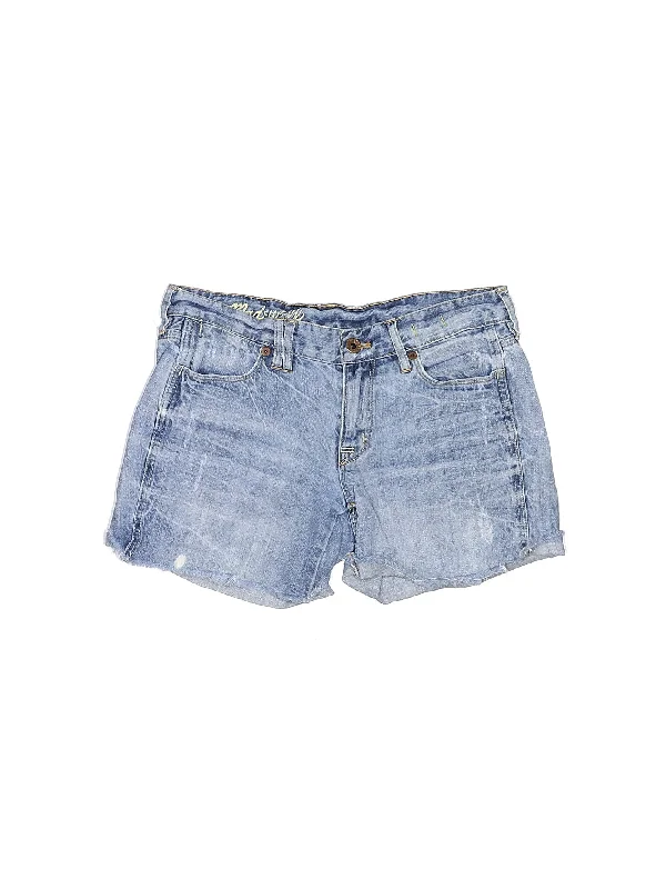 Low-Rise Denim Shorts in Medium Wash